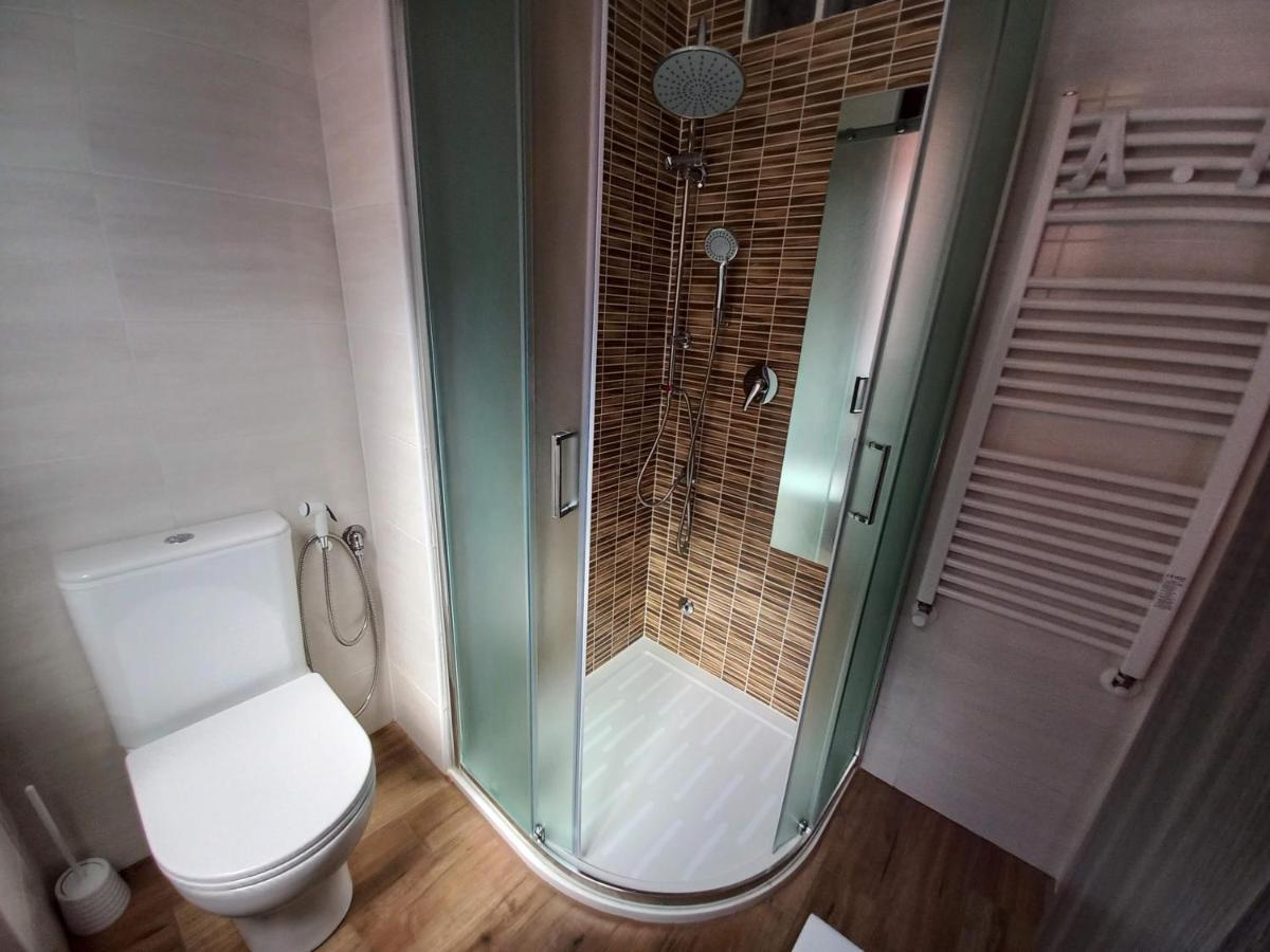 Inna Best House Milan Bagian luar foto