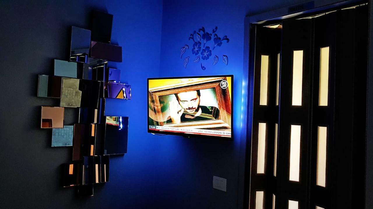 Inna Best House Milan Bagian luar foto